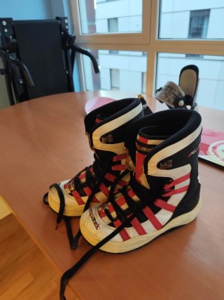Pack Snowboard Tabla 154cm + Botas 43-44