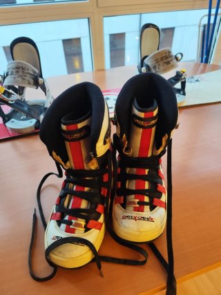 Pack Snowboard Tabla 154cm + Botas 43-44