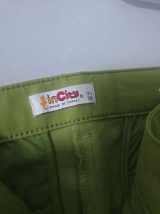Pantalón verde talla 12 años