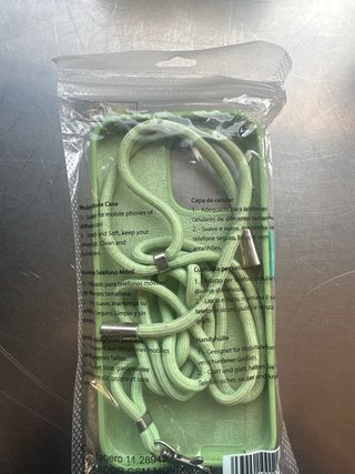 Funda iPhone 14 Pro Max verde con cordón
