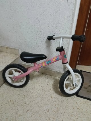 Bicicleta de aprendizaje rosa Nancy