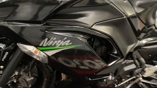 Kawasaki Ninja 650 Negra