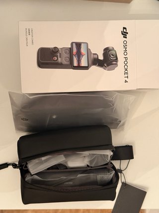 DJI Osmo Pocket 4 Creator Combo