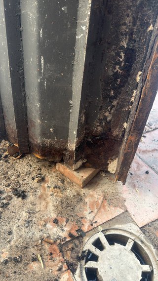 Chimenea de piedra y madera