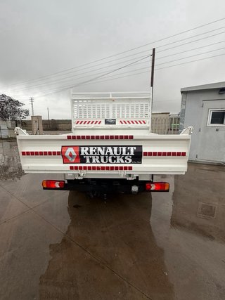 CAMIÓN BASCULANTE RENAULT