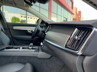 Volvo V90 B4 PLUS DARK 2022