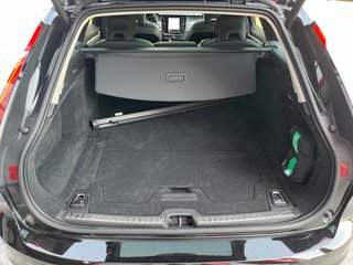 Volvo V90 B4 PLUS DARK 2022