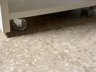Mesa centro elevable con ruedas