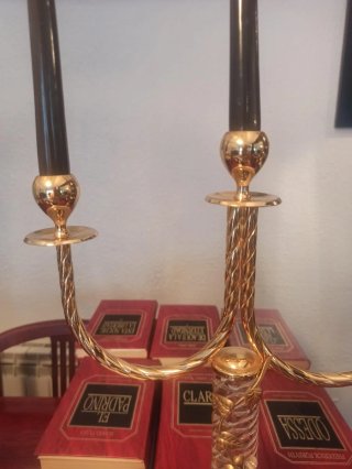 Candelabro dorado 3 velas con detalles de vidrio