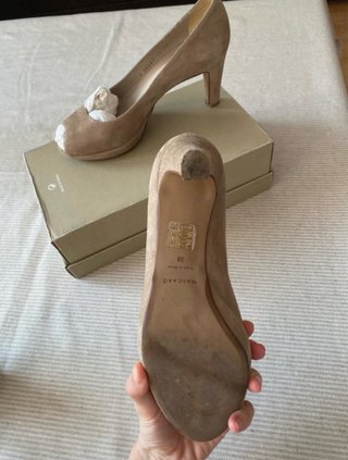Tacones Mascaró Beige Ante Peep Toe