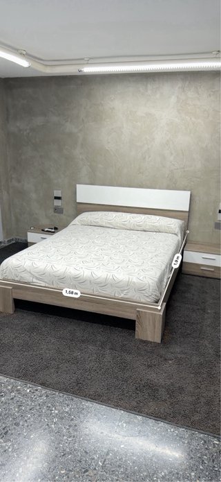Cama, cabecero colchon y mesitas