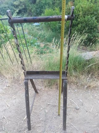 Caballete metálico con rodillo. 60€ HASTA 16/08/26