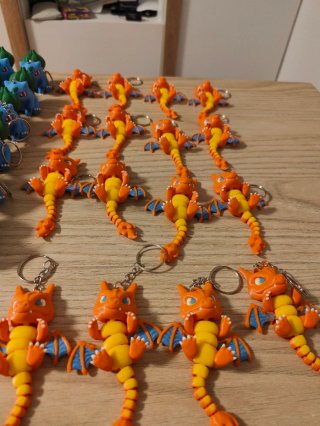 Lote llaveros Pokémon y porta cartas