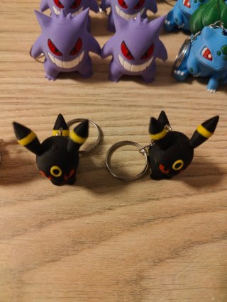 Lote llaveros Pokémon y porta cartas