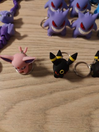Lote llaveros Pokémon y porta cartas