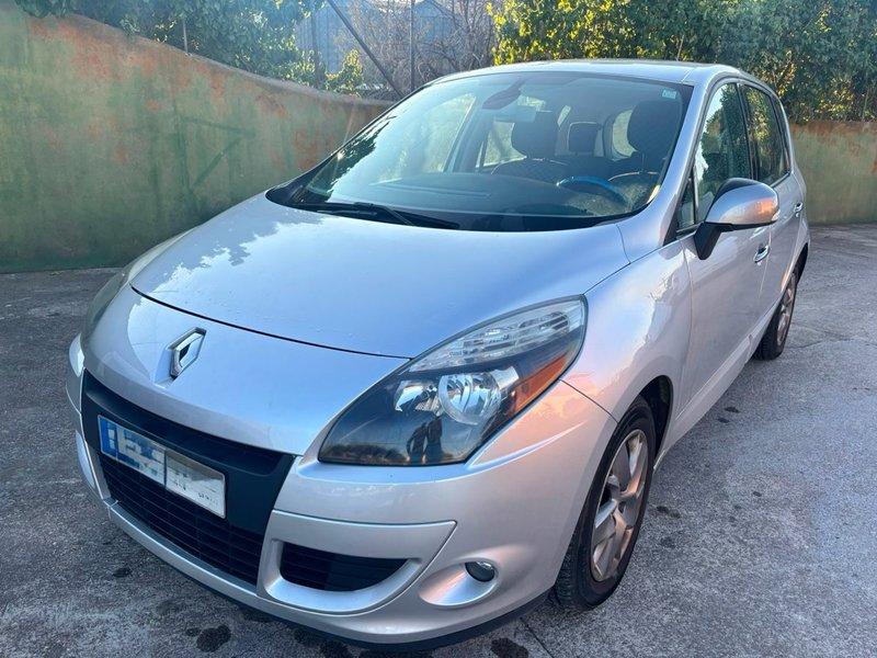 Renault Scenic 2011 - foto 1