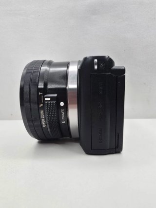Sony Alpha 5000 + Obiettivo 16-50mm