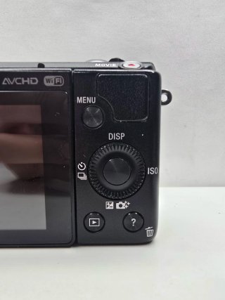 Sony Alpha 5000 + Obiettivo 16-50mm