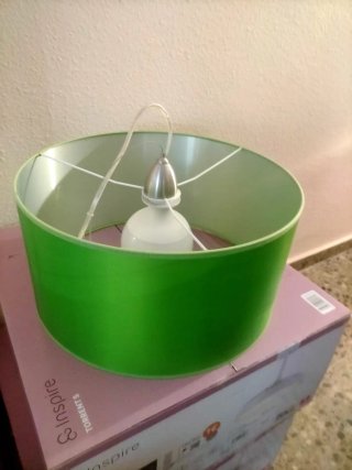 Lámpara de techo juvenil verde