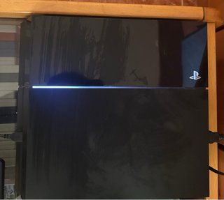PS4 (PlayStation 4) Negra con Mando