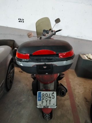 Piaggio Beverly 250cc  Scooter Roja.