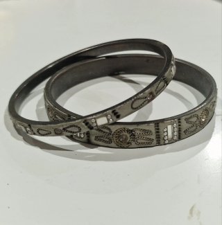 2 Pulseras Plateadas Étnicas