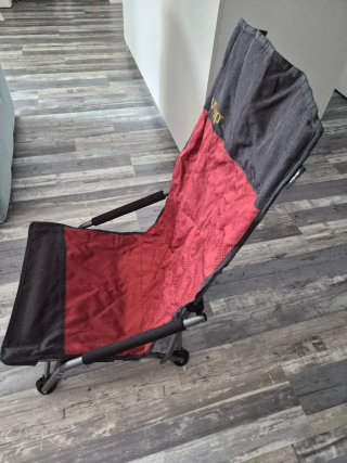 Silla Uquip Playa/Camping Negra y Roja