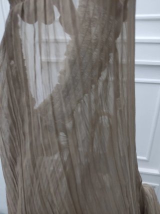 Blusa Plisada Romántica con Volantes - Talla M -