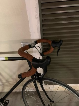 Bicicleta de carrera negra