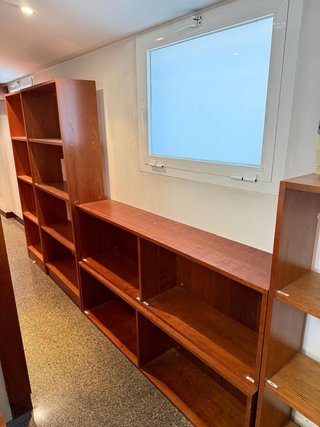 Mobiliario de oficina y clínica de madera