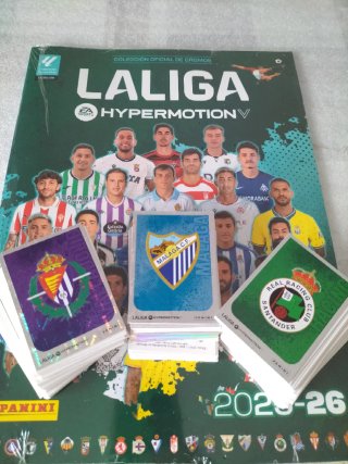 ALBUM Y LOTES DE CROMOS DE LA LIGA HYPERMOTION.