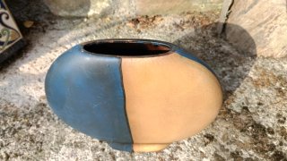 Jarrón étnico beige y azul