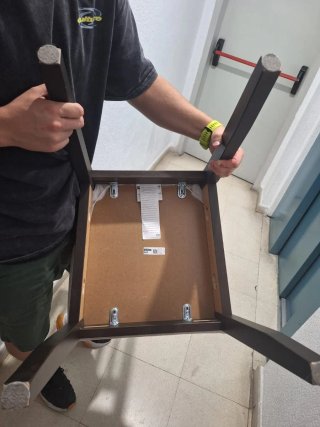 Silla Nåsinge madera y tela beige de IKEA.