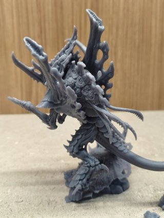 Norn Tiránido miniatura