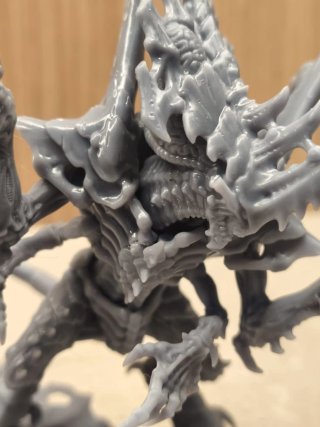 Norn Tiránido miniatura