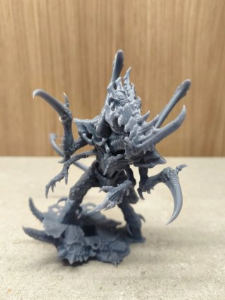 Norn Tiránido miniatura