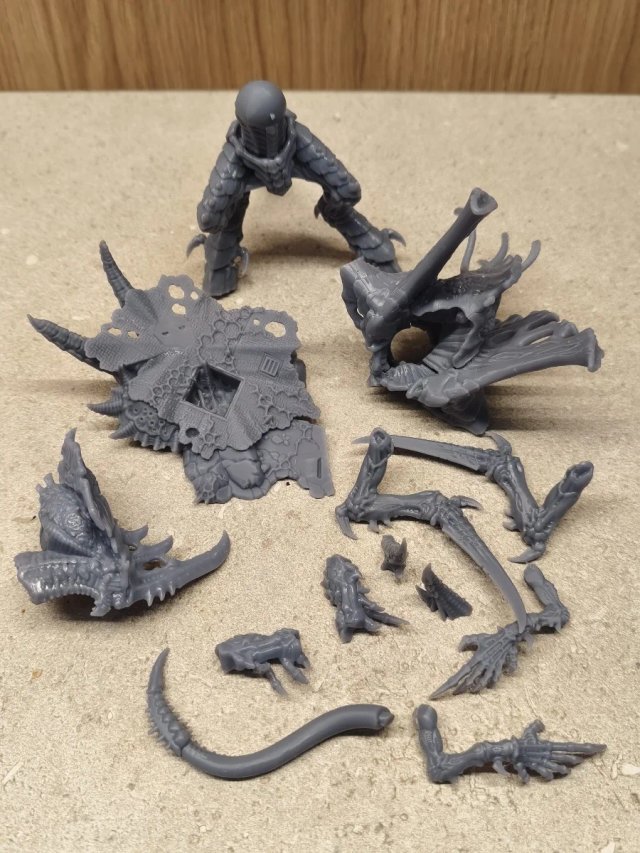 Norn Tiránido miniatura