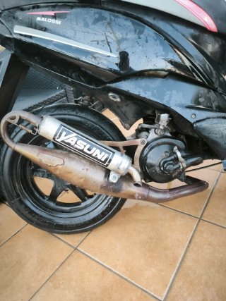 Yamaha jog rr Negra y Rosa