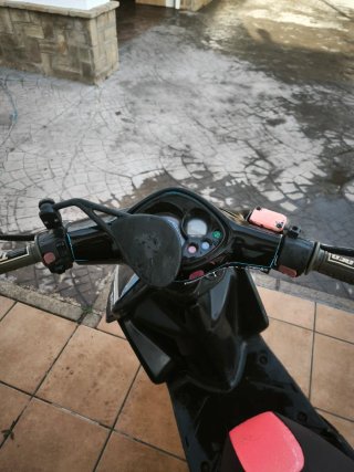 Yamaha jog rr Negra y Rosa