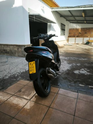 Yamaha jog rr Negra y Rosa