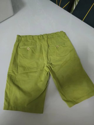 Pantalón corto verde talla 11 años