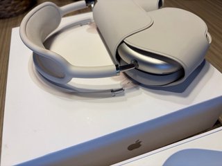 Airpods Max Galassia (Starlight)