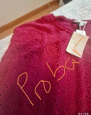 2 Camisetas Deportivas Grises.Y resto variado.