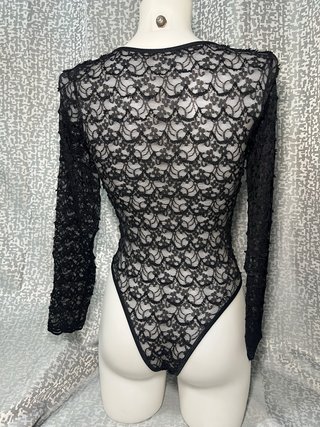 Body de encaje negro con cordones Talla S/M