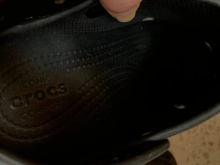 Crocs negras plataforma