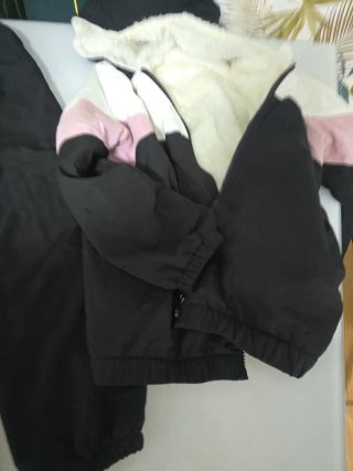 Chándal negro y rosa talla  10 Y