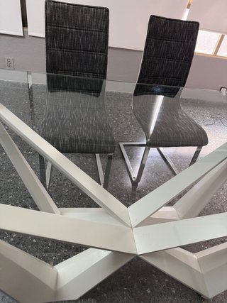 Mesa de cristal y 6 sillas comedor