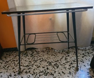 Mueble vintage con ruedas