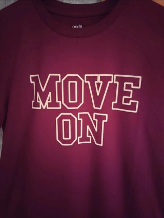 Vestido universitario MOVE ON