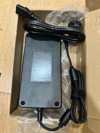 Caricabatterie ASUS ROG 19.5V 11.8A 230W Pin 6.0x3.7mm